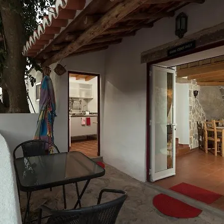 Cosy Little House Between Mountain And Sea Colares
